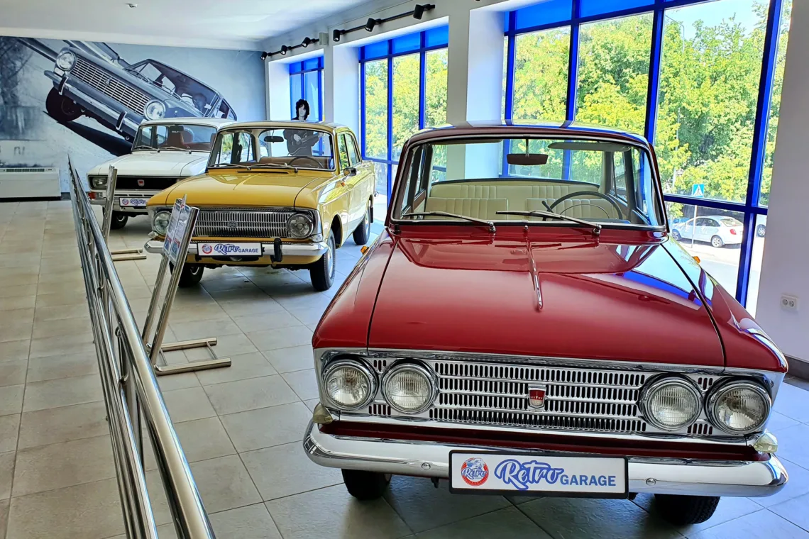 Entdecke Kasachstan - Automobil-Museum Retro Garage in Schymkent