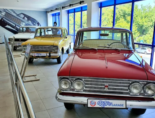 Entdecke Kasachstan - Automobil-Museum Retro Garage in Schymkent