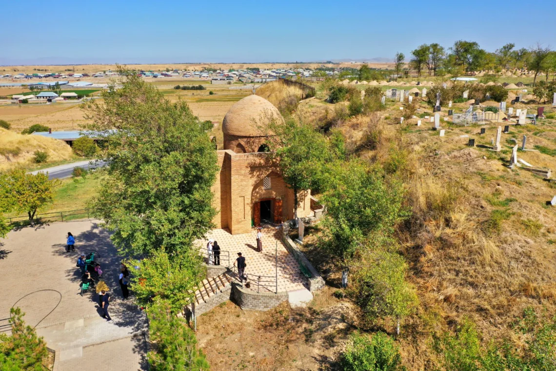 Entdecke Kasachstan - Ibrahim-Ata Mausoleum im Schymkenter Stadtteil Sairam